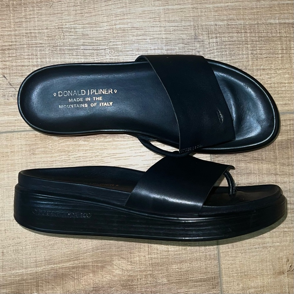 Donald J Pliner FiFi Sandal - Black 6.5